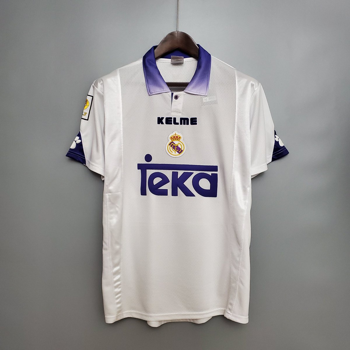 DonShelby_'s tweet photo. Celebro que llegan los cuartos de Champions sorteando junto a @Ctinfo_17 una camiseta retro o actual de toda su colección.

- RT este tuit.

- Seguir a @Ctinfo_17.

- A mi no hace falta. Me la suda. Block.

Anuncio ganador después del Madrid - Chelsea.

¡¡Participen!! https://t.co/CDYby7Qc9P