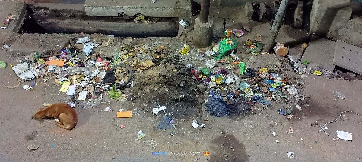 Laxmina51838867's tweet image. ଗତ ୩ଦିନ ହେବ ୨୧ନଂ ୱାର୍ଡ ଠାରେ ଏ ମଳମା ପଡ଼ିଛି ଏହା ସହୀଦ ଭବନ ଏବଂ ମୁନସିପାଲିଟି ଯିବା ପାଇଁ ମୁଖ୍ୟ ରାସ୍ତା ଅଟେ କିନ୍ତୁ ଏହା ମାନ୍ୟବର କର୍ପୋରେଟର ଓ ମାନ୍ୟବର ମେୟର ଙ୍କ ଲୋଚନ କୁ ଆସୁନି କିଭଳି।କୁଆଡେ ଗଲା ୨୪ ଘଣ୍ଟିଆ ସଫେଇ କାର୍ଯ୍ୟକ୍ରମ
#cuttackmunicipalitycorporation
#subashsingh
#nikhilpawankalyan
#manjuservice