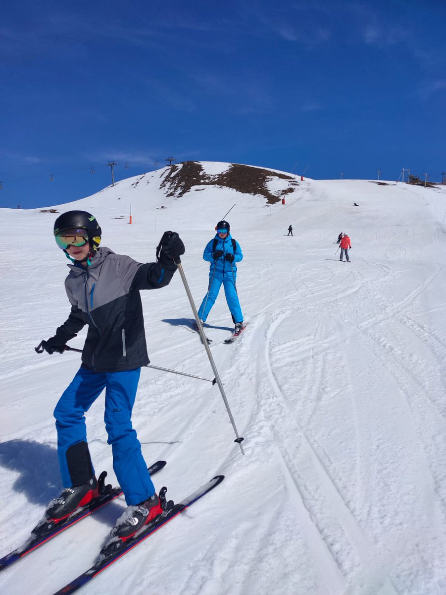 WHS_Snowsport's tweet photo. A few of our more advanced pupils trying some jumps! https://t.co/FojWqeWt1R