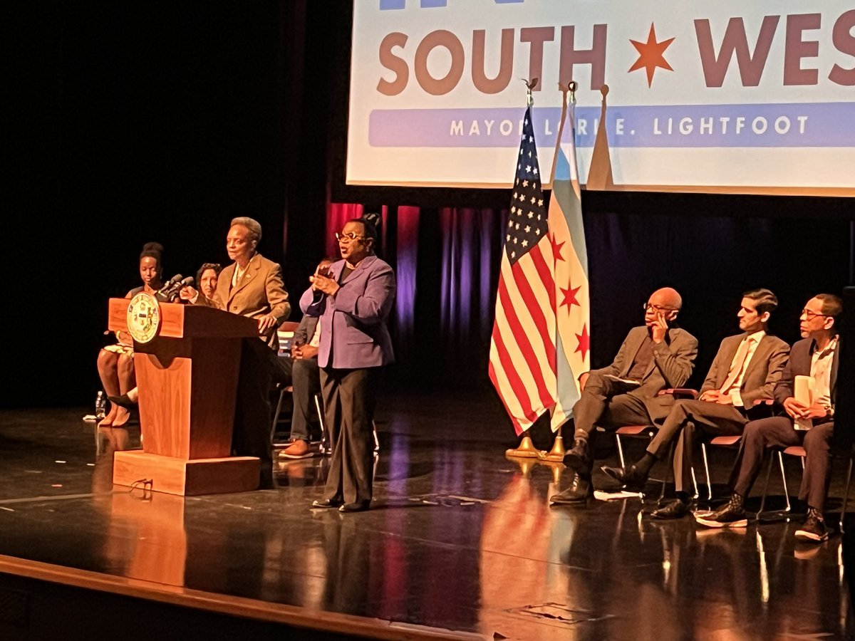 This morning, @chicagosmayor broke ground on the $40.2 million THRIVE Englewood mixed-use development, which is the sixth #InvestSouthWest RFP development to move forward. There are 10+ more RFP projects in the pipeline scheduled to break ground in the next year.
