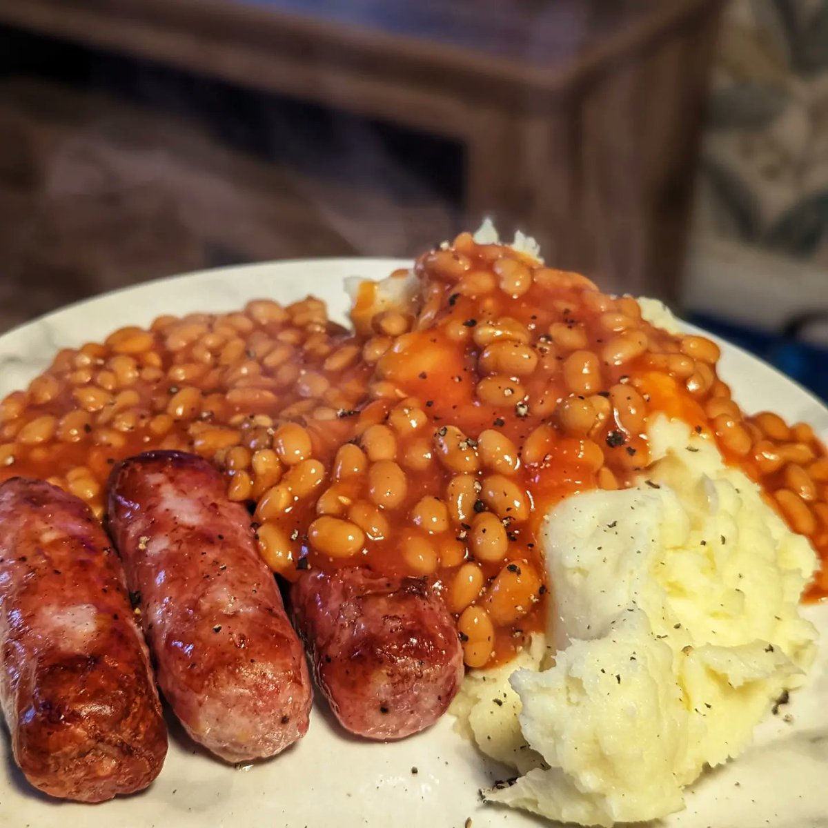 JonIn6OSeconds's tweet photo. Double Run Day!!
Sunrise 5k before work and a very soggy hill sesh after it!! 💪🏻
Also had bangers and mash waiting for me as I walked through the door!! Spoilt 🤤😘
#ukrunchat #trailrunning #doublerunday #twitterrunners https://t.co/ZrjvTLtVe6