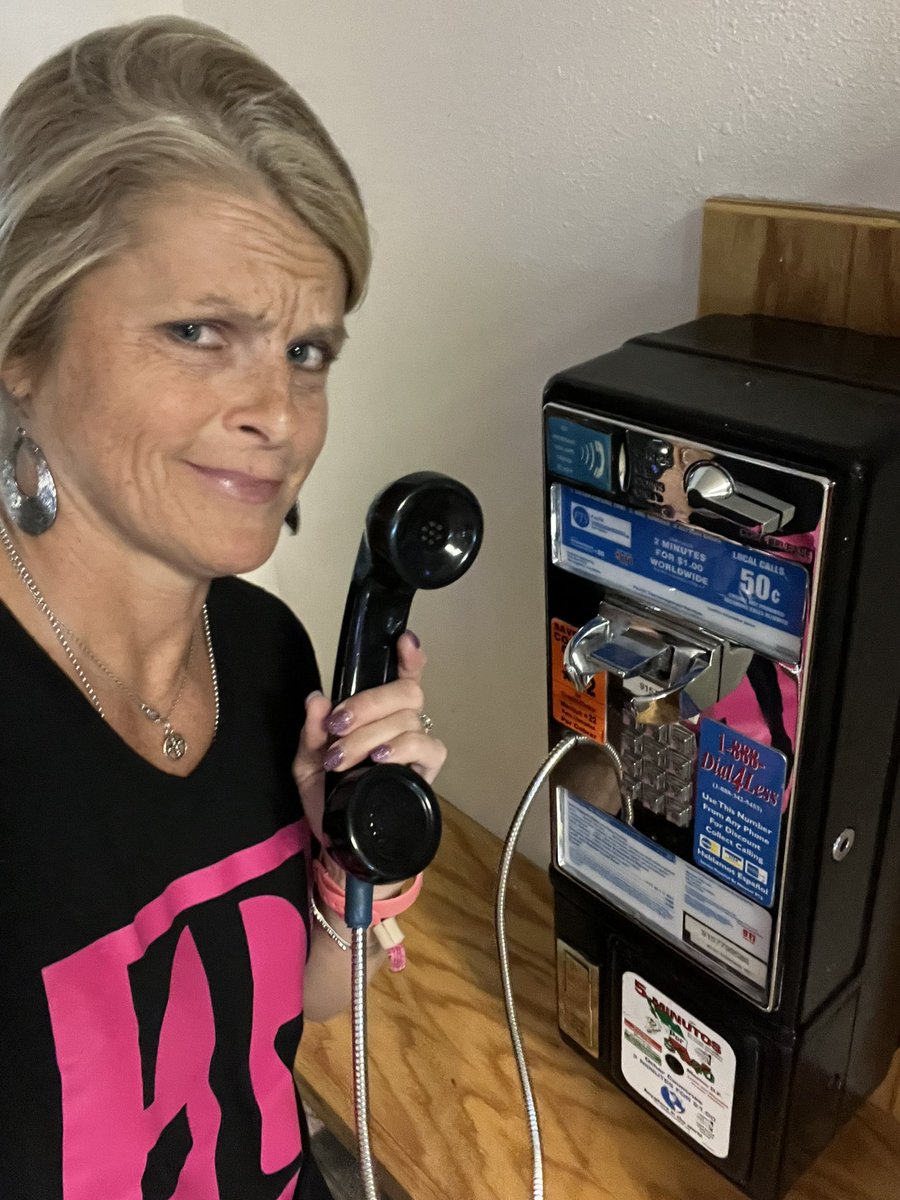 jenniferlpguru's tweet photo. Hold up….What is this foreign object aka alien 👽 ! Black handheld, with silver cord attached to some box with push buttons. Area 51 is calling for their phone 📞 back!! Wait you have to insert coin 🪙?? #foreignobject #payphone https://t.co/KtuZDDef7u