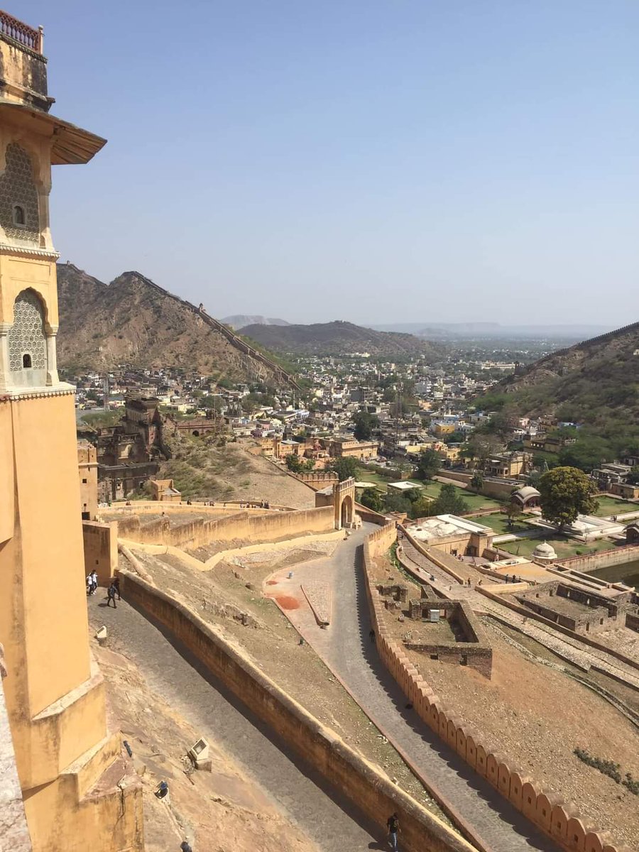 Ambar #fort, #Jaipur.
One of the most magnificent forts in #India. The 16th century #architecture  is a #UNESCO world #heritage site.
Have you been there?

#Travel #explorehistory #traveling #travelinspiration #IncredibleIndia  #Rajasthan