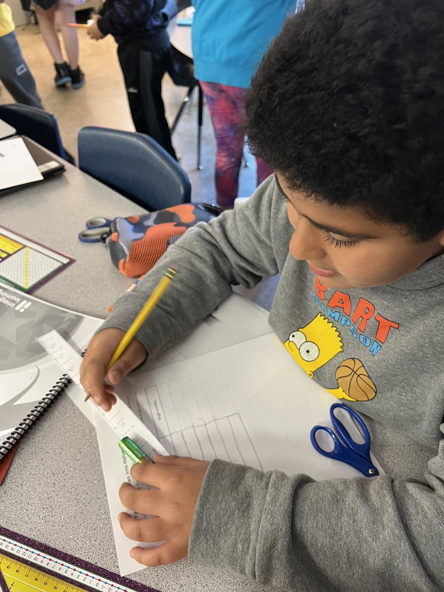 ThirdGradeLife1's tweet image. Activating prior knowledge before we dig in to new content. Ss made connections between measurement, fractions on a # line and telling time. Ss had a blast measuring objects around the room! @IllustrateMath @Dunn1Alecia @BatesElemAP @jcpsK5math