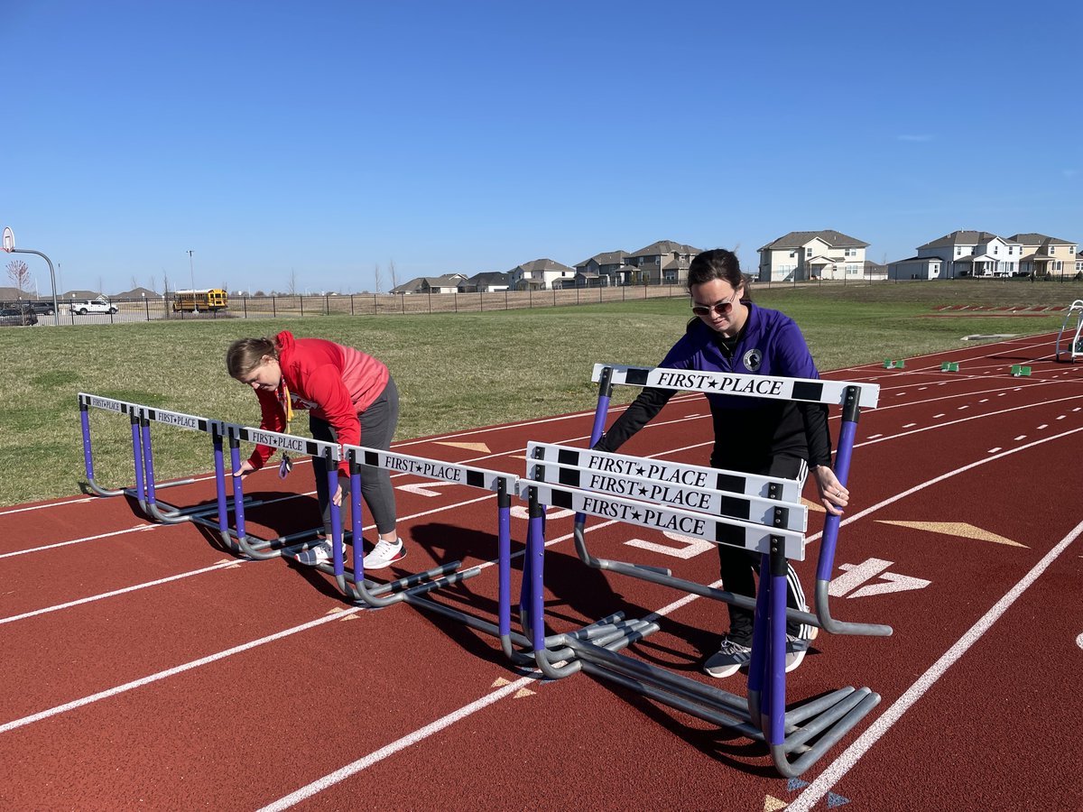 WSMSStallions's tweet photo. Preparations for hosting the 1st of 2 track meets this season has been underway all day today. It takes a lot of volunteers and hours to set up and run a meet. AD, @MrCarterWSMS, is grateful for everyone's willingness to pitch in. Go Stallions! #StallionsForward #Learn230 https://t.co/gfsQpKlby1