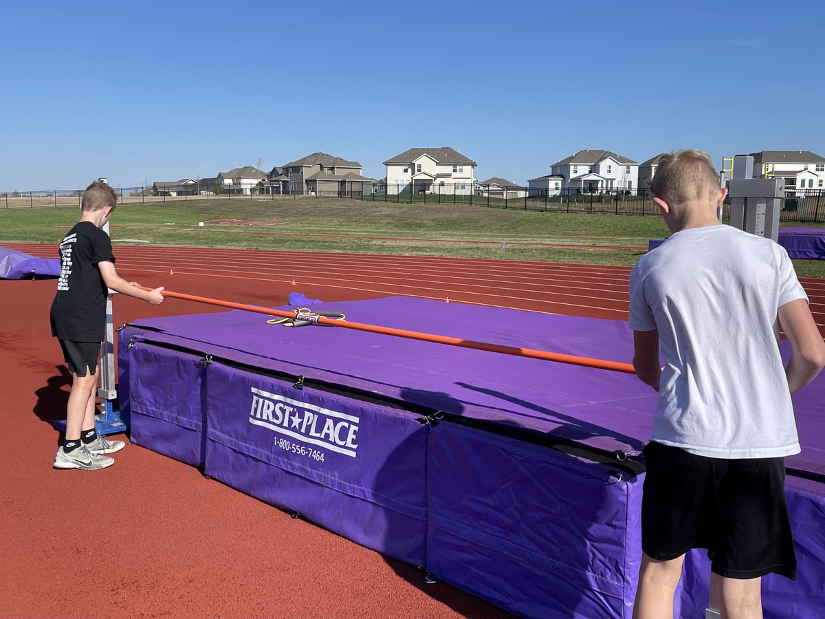 WSMSStallions's tweet photo. Preparations for hosting the 1st of 2 track meets this season has been underway all day today. It takes a lot of volunteers and hours to set up and run a meet. AD, @MrCarterWSMS, is grateful for everyone's willingness to pitch in. Go Stallions! #StallionsForward #Learn230 https://t.co/gfsQpKlby1