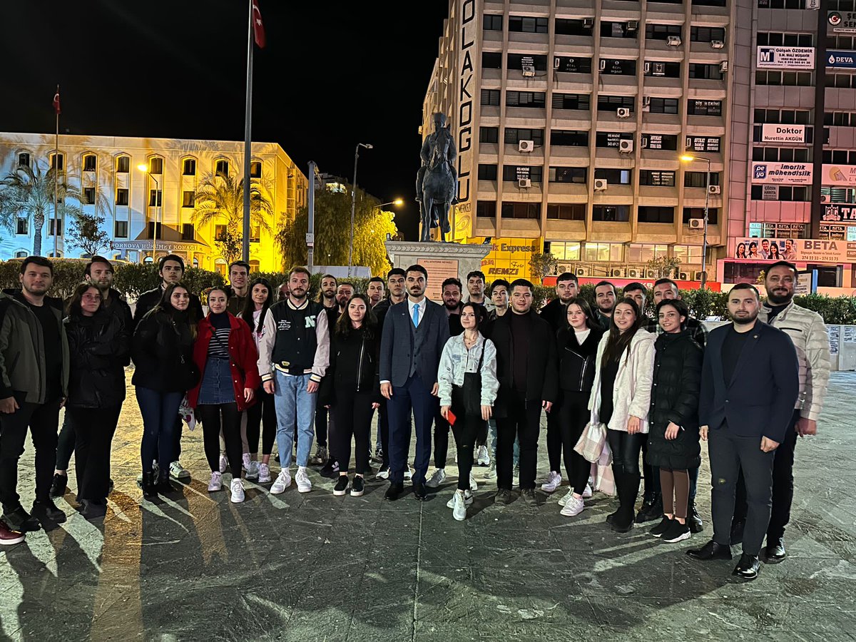 mpizmirgenclik's tweet photo. Gençlik Komisyonu eski Başkanımız ve İzmir 2. Bölge Milletvekili adayımız Burak Kurt ile birlikte seçim istişarelerinde bulunduk. @burakkurtMP #MemleketPartisi https://t.co/MfhmW3uek5