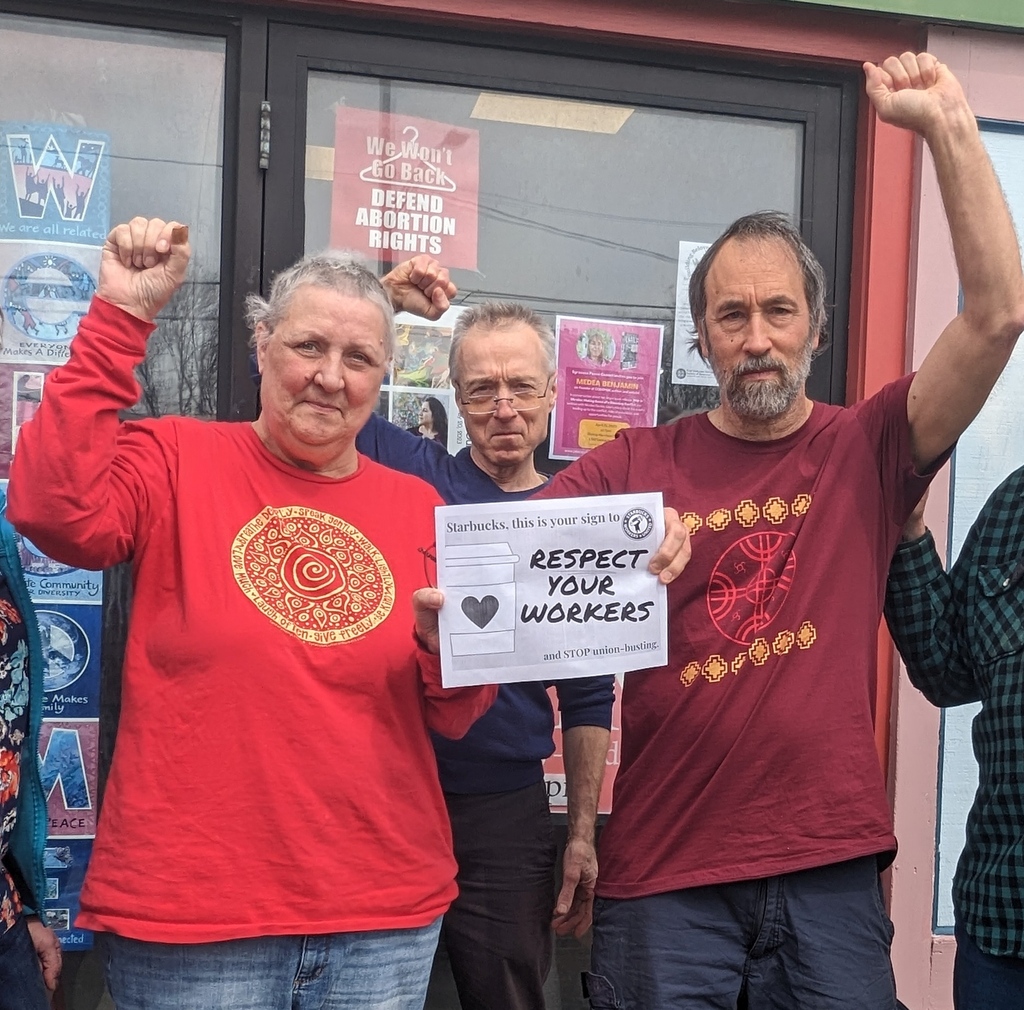 syrculturalwork's tweet photo. Syracuse Cultural Workers expresses our solidarity with Starbucks workers! #StickItToStarbucks.”
Starbucks has been up to their old tricks, fighting their own workers just for trying to organize with @SBWorkersUnited! I stand with the workers!
#unionstrong #workersrights https://t.co/r6Cj7nv43V