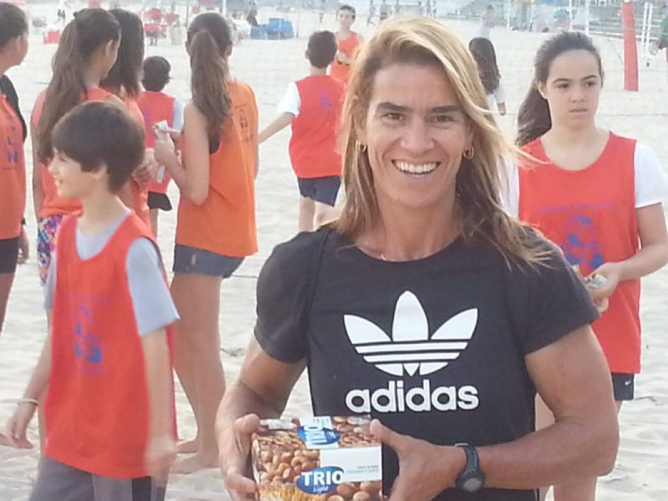 A RACISTA Sandra Matias não quer que a foto dela seja divulgada, então, senta o dedo e bora deixar a RACISTA famosinha.