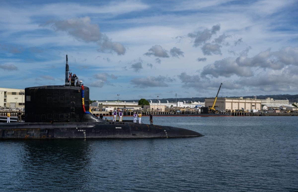 JointBasePHH's tweet photo. Happy #123rd Birthday to the U.S. Navy’s Submarine Force!! 🇺🇸🇺🇸
#USSMinnesota (SSN-783) #USSSanta Fe (SSN-763) #USSHawaii (SSN-776) #USSTucson (SSN-770) #USSJeffersonCity (SSN-759) @USNavy #comsubpac #silentservice https://t.co/ATDRJukWDS