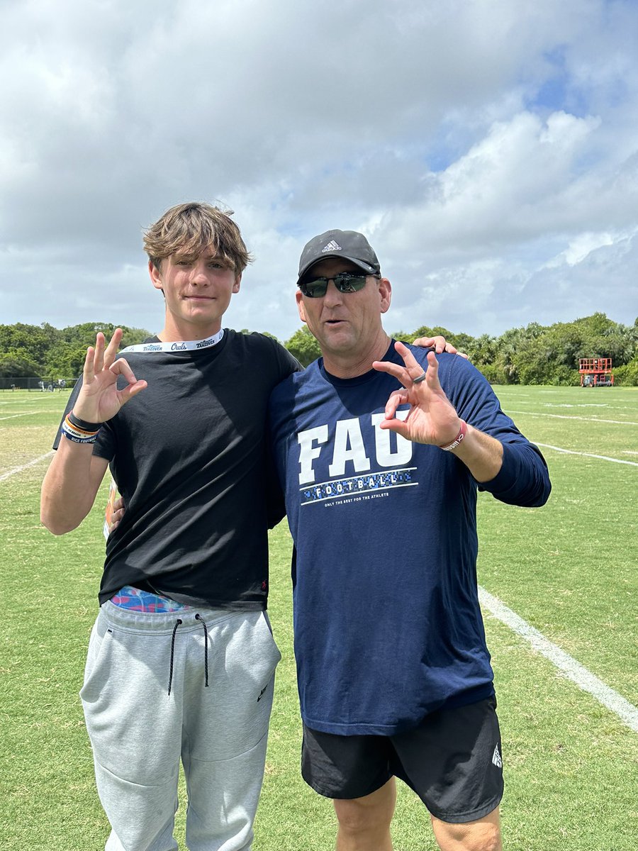 StephenOuvaroff's tweet photo. I am so thankful for the opportunity at FAU todayπ΄π΅. #GoOwels @FAUFootball @WillieATuckerSr @Matty_Weez @beaty_david @Coach_JLove https://t.co/nPEeDvSMRR