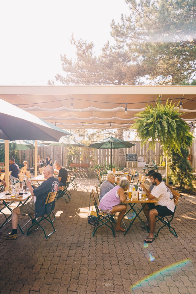 It's the perfect day for a visit to the Biergarten! Swing by tonight and enjoy our Litre Leaders special: an entire litre on select award winning lager for the price of a half-litre from 6-9p.

Catch these Springtime rays!

#PROST