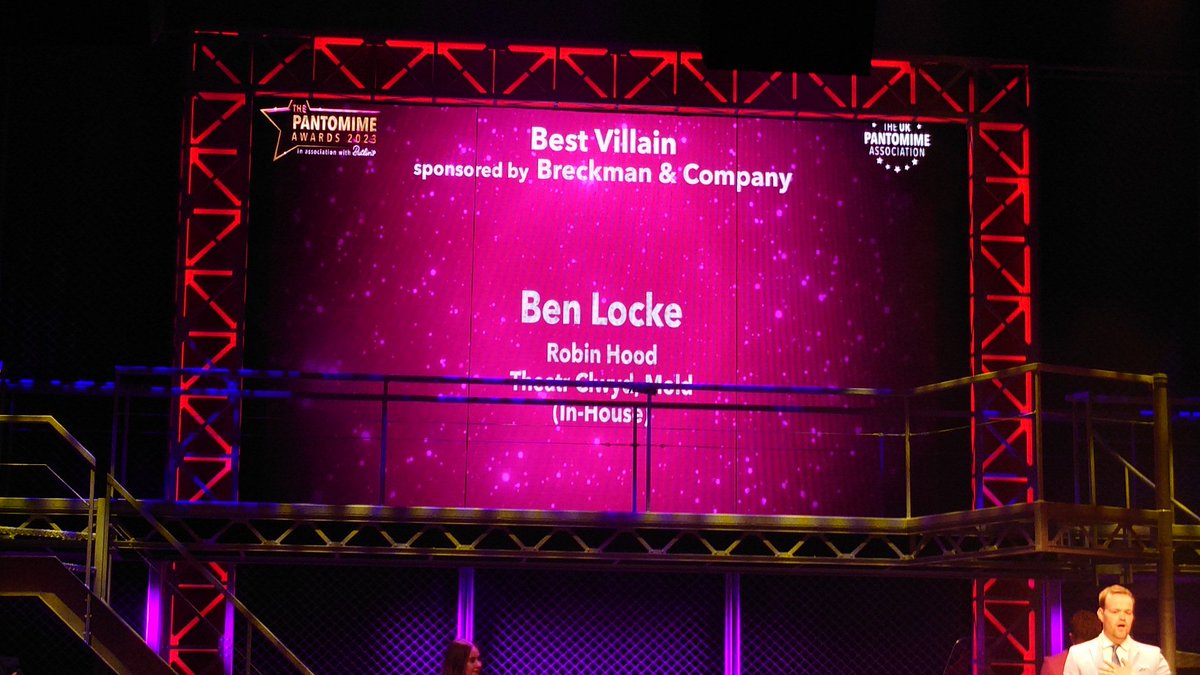 Oh no he didn't!

The brilliantly baaad <a href="/BenLockeActor/">Ben Locke</a> just bagged Best Villain for his Sheriff of Flint-sh-sh-shire in our Rock 'N' Roll Robin Hood!

No booing now please, this is pure love. Well done, Ben! ❤️

#UKPAPantoAwards
bit.ly/TCRockNRollPan…