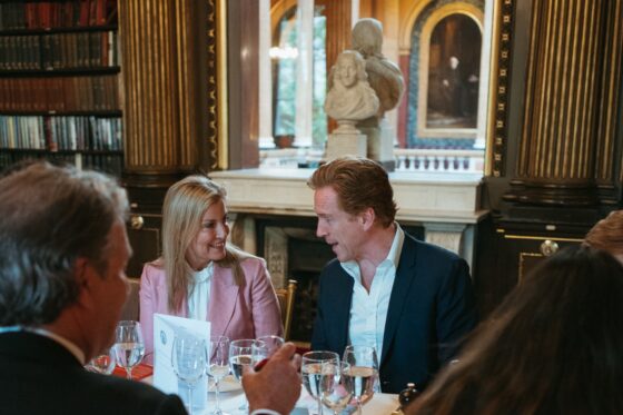 That time when Damian Lewis attended an Oscar Foundation Luncheon for 'Education with a Kick' charity, here: damian-lewis.com/2022/05/19/408… #DamianLewis #OscarFoundation #EducationWithAKick