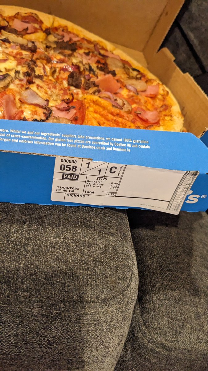 Rich_Knight91's tweet photo. @Dominos_UK I ordered a BBQ ranch but just got home after collecting and found it to be something else inside :/ https://t.co/ktWHLdRBbL