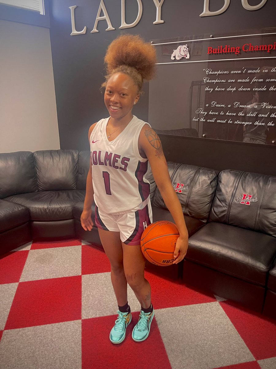 Deundria Stovall tweet media