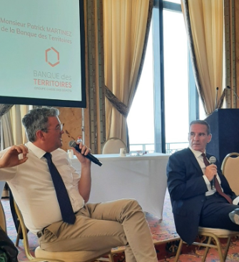 BdT_NAquitaine's tweet photo. 🌍A #Biarritz avec @anel_asso
Face à l'urgence climatique la @BanqueDesTerr met la transformation #écologique au💙de son action
▶️Accompagner les acteurs territoriaux
▶️Accélérer la #TEE
▶️Prendre en compte les singularités territoriales🌊
#giplittoral #risque #littoral https://t.co/CBVa6cq40V