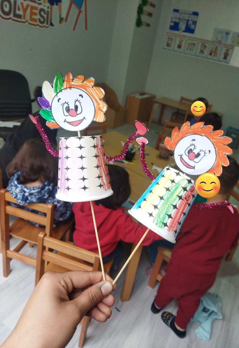 Oynayan palyaço sanat etkinliğini gerçekleştirdik. <a href="/HarusemHarran/">HARÜSEM</a> <a href="/hrumedya/">Harran Üniversitesi</a> <a href="/UrfaValiligi/">T.C. ŞANLIURFA VALİLİĞİ</a> <a href="/sanliurfammem63/">Şanlıurfa İl Milli Eğitim Müdürlüğü</a> <a href="/HaliliyeMem/">Haliliye İlçe Milli Eğitim Müdürlüğü</a> <a href="/SanliurfaBilsem/">Şanlıurfa Bilim ve Sanat Merkezi</a>