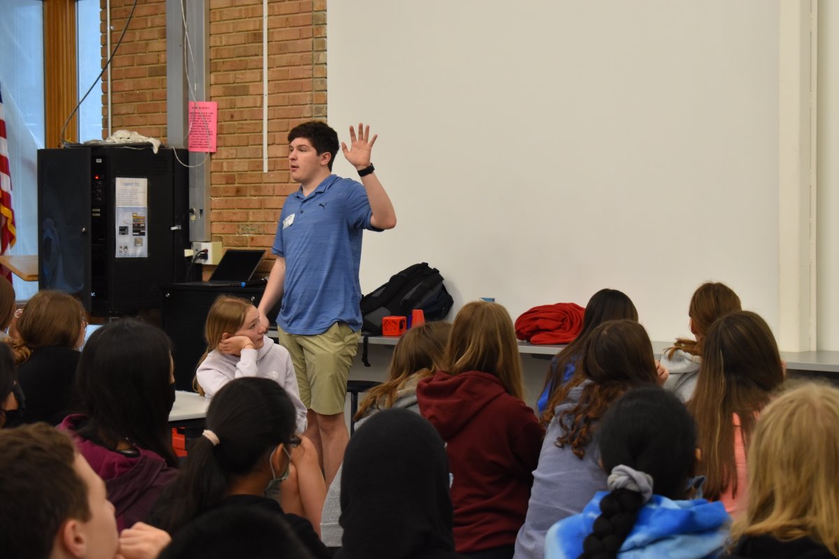 ThisIsSouthTech's tweet image. Our own Ethan Chappie recently visited @LadueSchools during a Career Connect presentation to talk about the 25 programs we offer &amp;amp; his own personal experience in the Electronics &amp;amp; Robotics Engineering program! 
#ThisIsTech
buff.ly/3o2LIUa