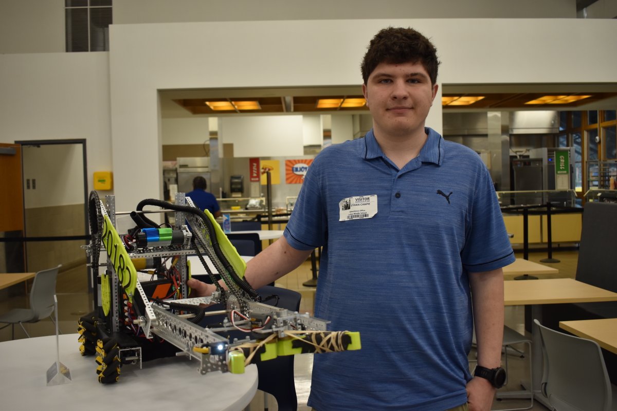 ThisIsSouthTech's tweet image. Our own Ethan Chappie recently visited @LadueSchools during a Career Connect presentation to talk about the 25 programs we offer &amp;amp; his own personal experience in the Electronics &amp;amp; Robotics Engineering program! 
#ThisIsTech
buff.ly/3o2LIUa
