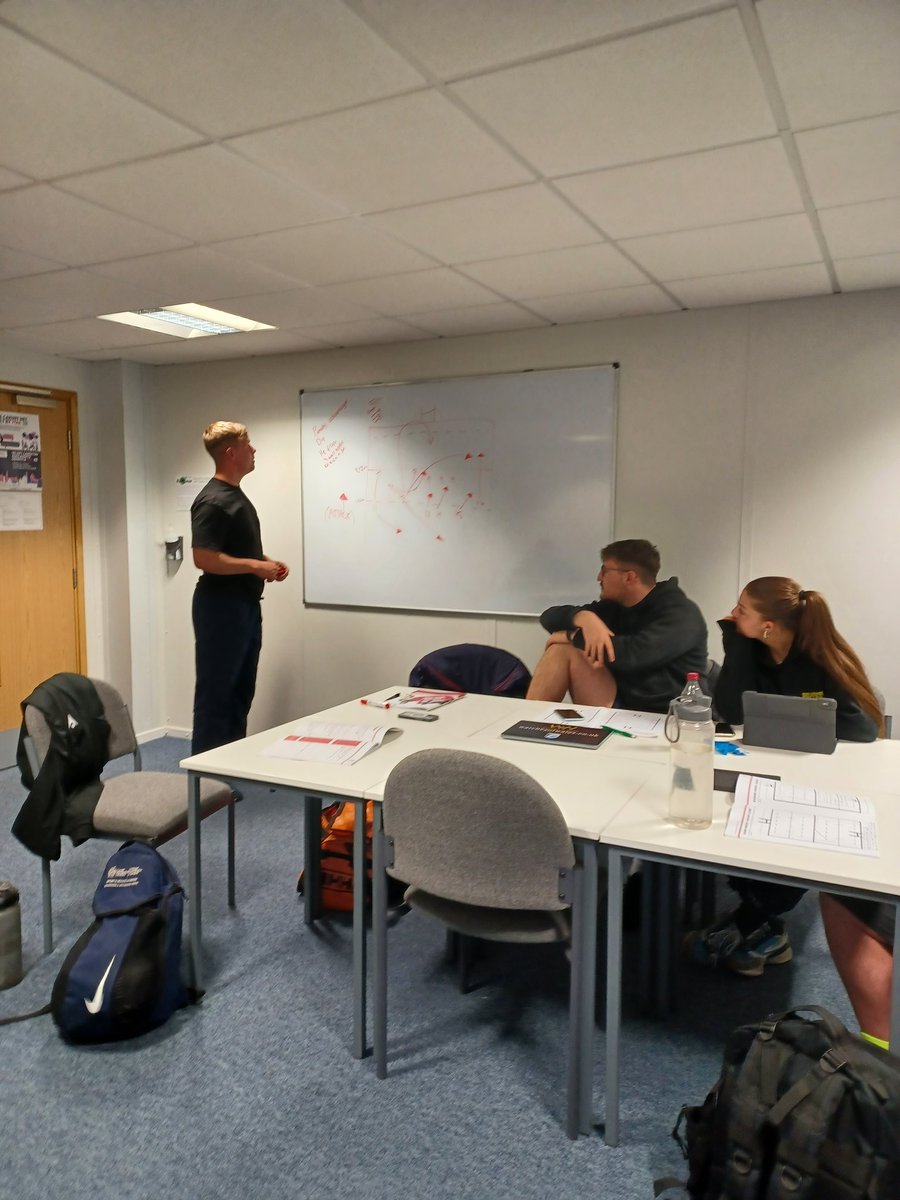 ClarkeWRUEdu's tweet image. Great discussions around kicking strategies with @CMetSport students completing their @WRU_Community level 2. 

Great to dicuss details on roles and how you could create positive learning environments to teach the strategies. 

#student #coach #cardiffregion