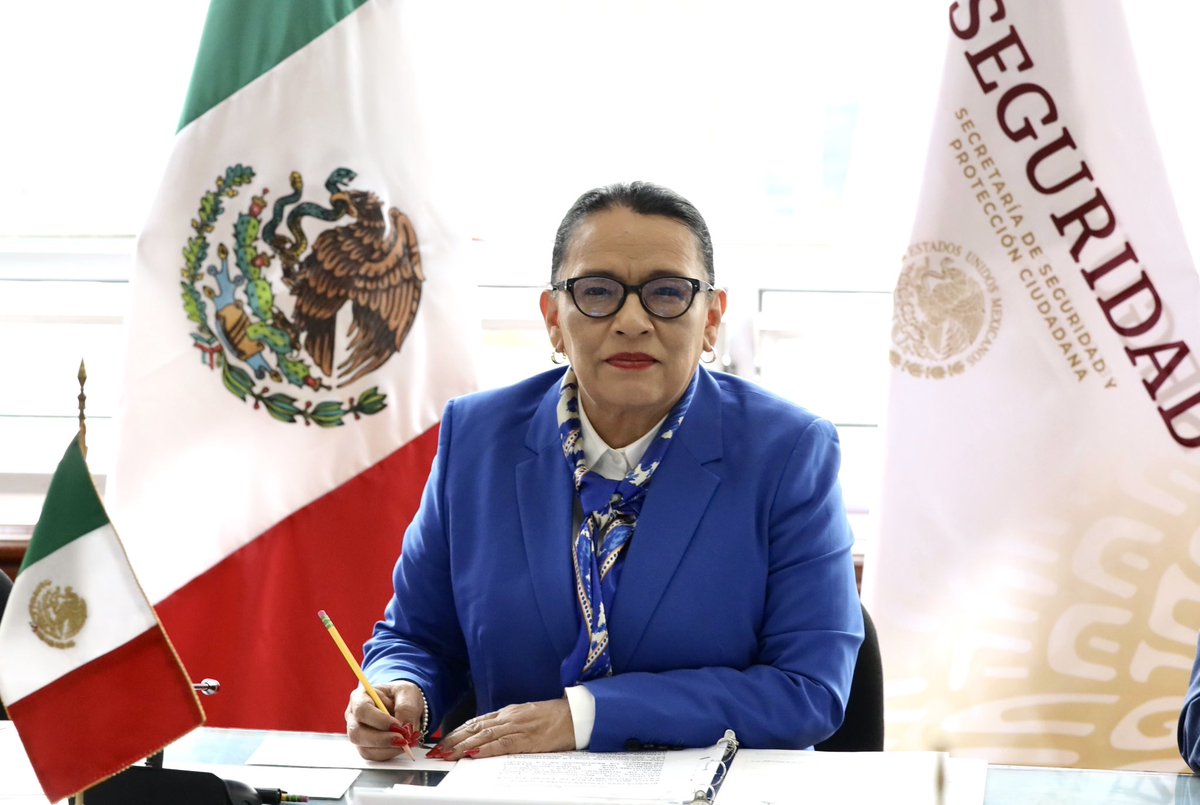 rosaicela_'s tweet photo. #Hoy llevamos a cabo la 1ª reunión Regional Zona Centro de la  Conferencia Nacional de Secretarios de Seguridad Pública en la #CDMX.👮🏼👮🏽‍♂️Agradecemos a @Claudiashein y @OHarfuch la anfitrionía. El trabajo coordinado es muy importante para pacificar al país. 🇲🇽🕊️ https://t.co/FBhdxhTmya