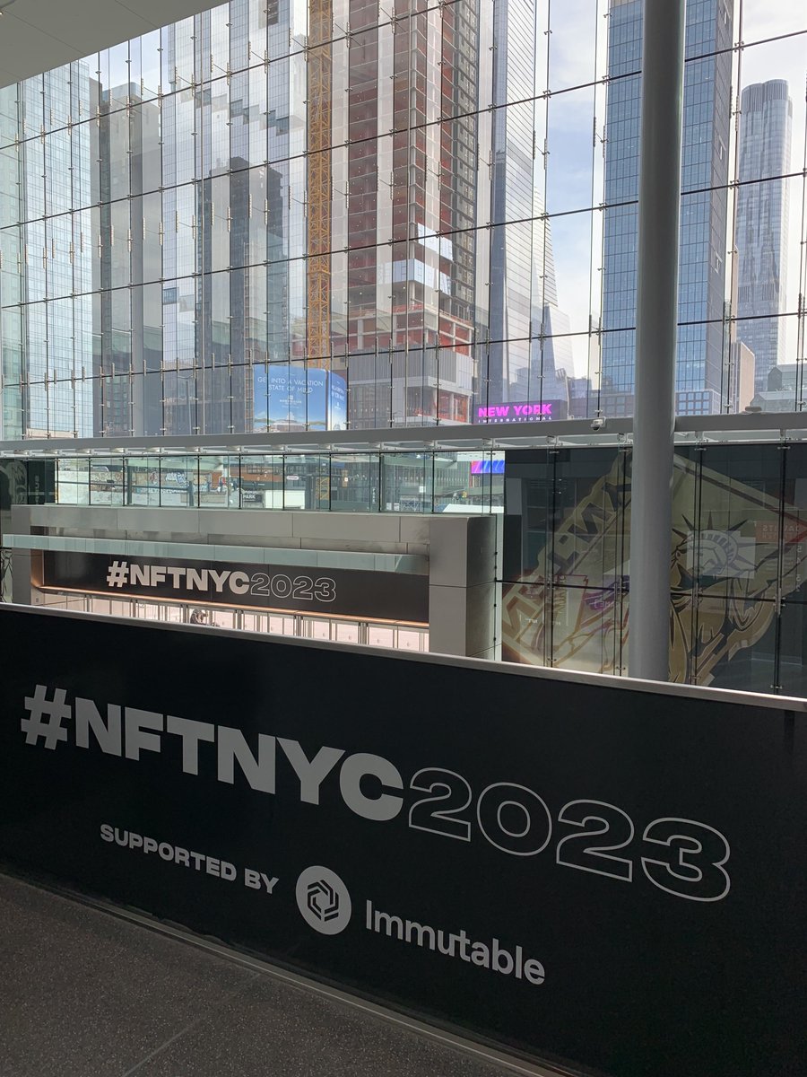 Immutable tweet media