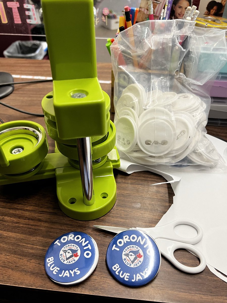 CentralPSLLC's tweet photo. When your teacher librarian is just a little excited for the first @BlueJays home game!! @MrsMorrisTVDSB @central_public @TVDSB #letsgobluejays #homeopener https://t.co/Yy7NHzlfc8