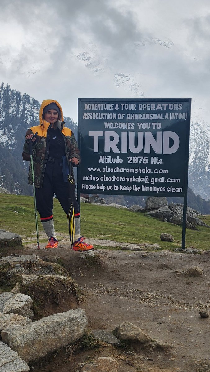 TheRashamiDesai's tweet photo. We have everything in India 🇮🇳 
Proud sis-in-low  💓
@rupal_desai
#Rashamians #rashamidesai  #Dharamshala  #triund #hikingadventures #RD #RUPALDESAI https://t.co/Jx8irH60Y0