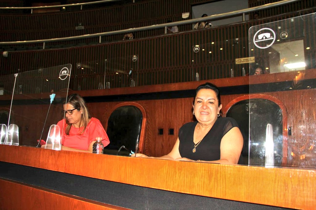 Integrantes del <a href="/GPPRIGuerrero/">Diputados Locales PRI Guerrero</a> realizan sesión ordinaria en el <a href="/congresogro/">Congreso Guerrero</a>