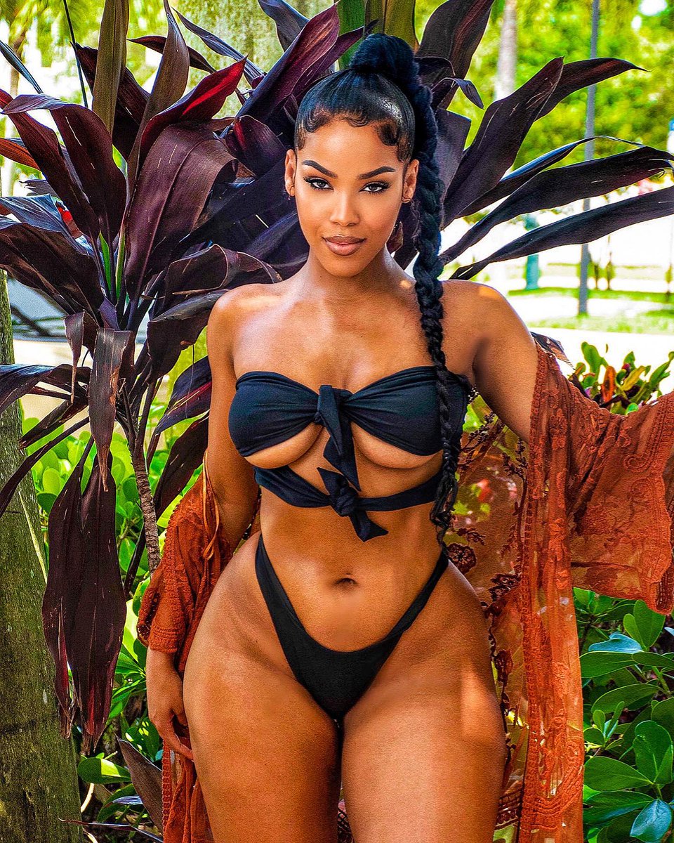 A walking wish list
#bikini #bikinilooks #caribbeanbeauty #caribbeanwomen #islandbeauty #islandgirl #beach #beachbody #curvy #curvywomen #curvynation #blackgirlmagic #jamaicanbaddie #jamaicangirl  #melaningram #melaninpoppin #melaninmagic #ebonywomen #ebonyfitness #ebonymodel