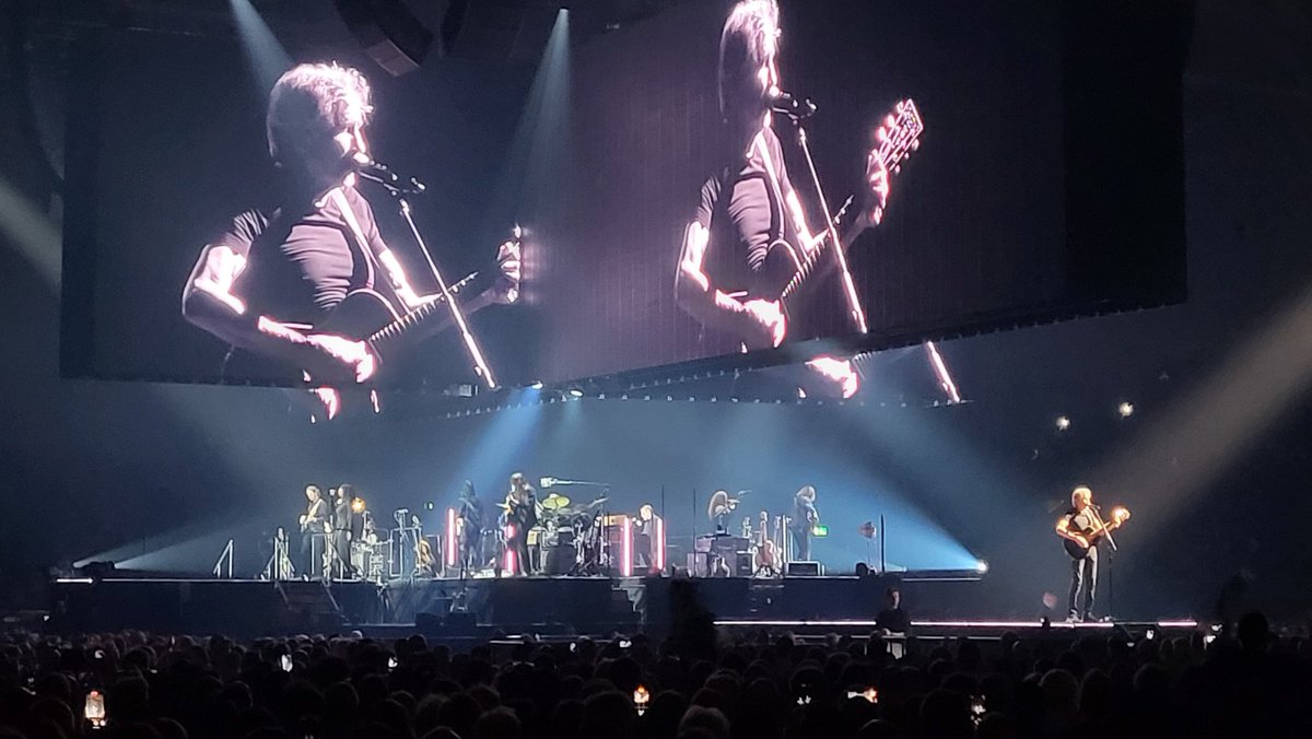 bjorska's tweet photo. Rocken var mer polistisk før, den var jo det. Men dette showet var imponerende, uansett hva man skulle mene om hans politikk. Respekt @rogerwaters https://t.co/JEdK5iY4Qy