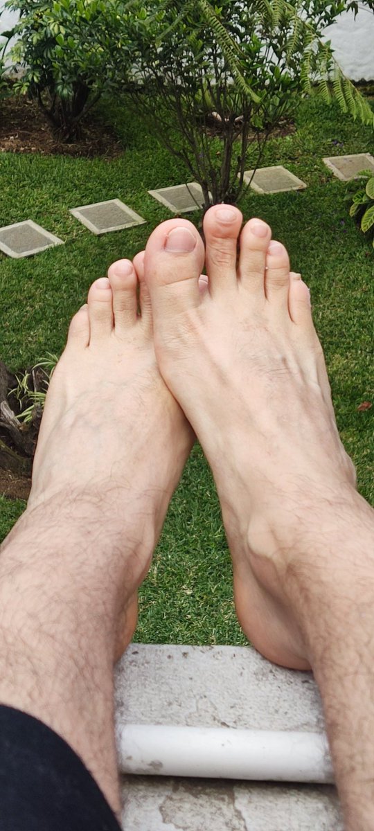 2feet4you's tweet photo. A few succulent toes 🤤
#feetpic #feetfetiche #FeetPicture #feet_lover #feetfinder https://t.co/H2ATv9XyNF
