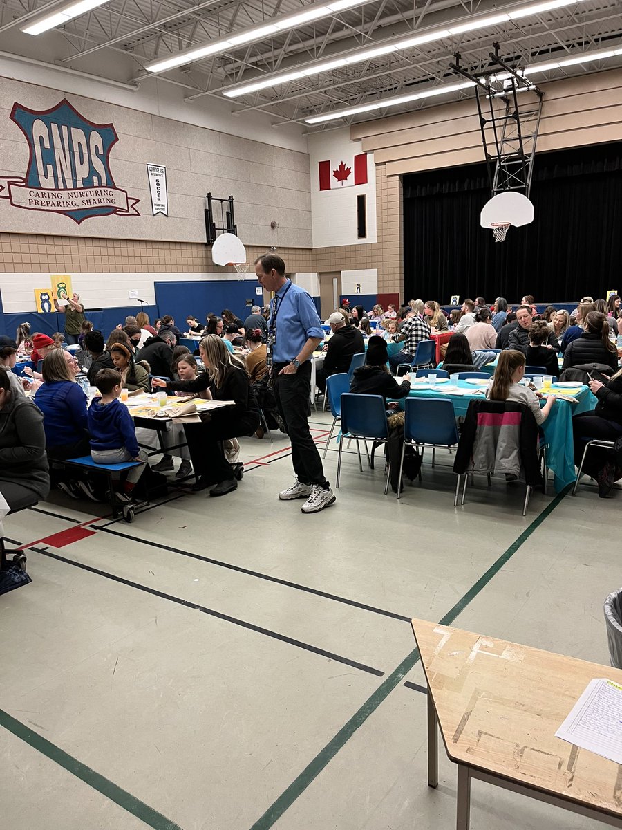 We had such a fantastic Family Wellness Evening!  It was so wonderful to see our families networking with each other, while engaging in well-being activities!  Thank you to our SCC, Dr. Deanna Swift, and Joanne Huizinga for your support! 🙏🏼🥰