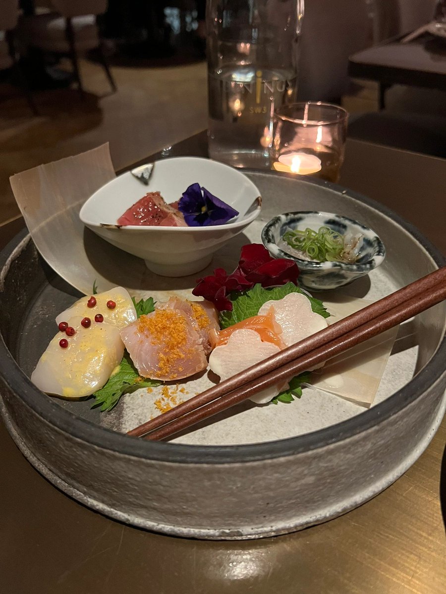 asdnasodn's tweet photo. Three hundred pounds for four courses,
London Restaurant SW3 https://t.co/rgDl1izT1c