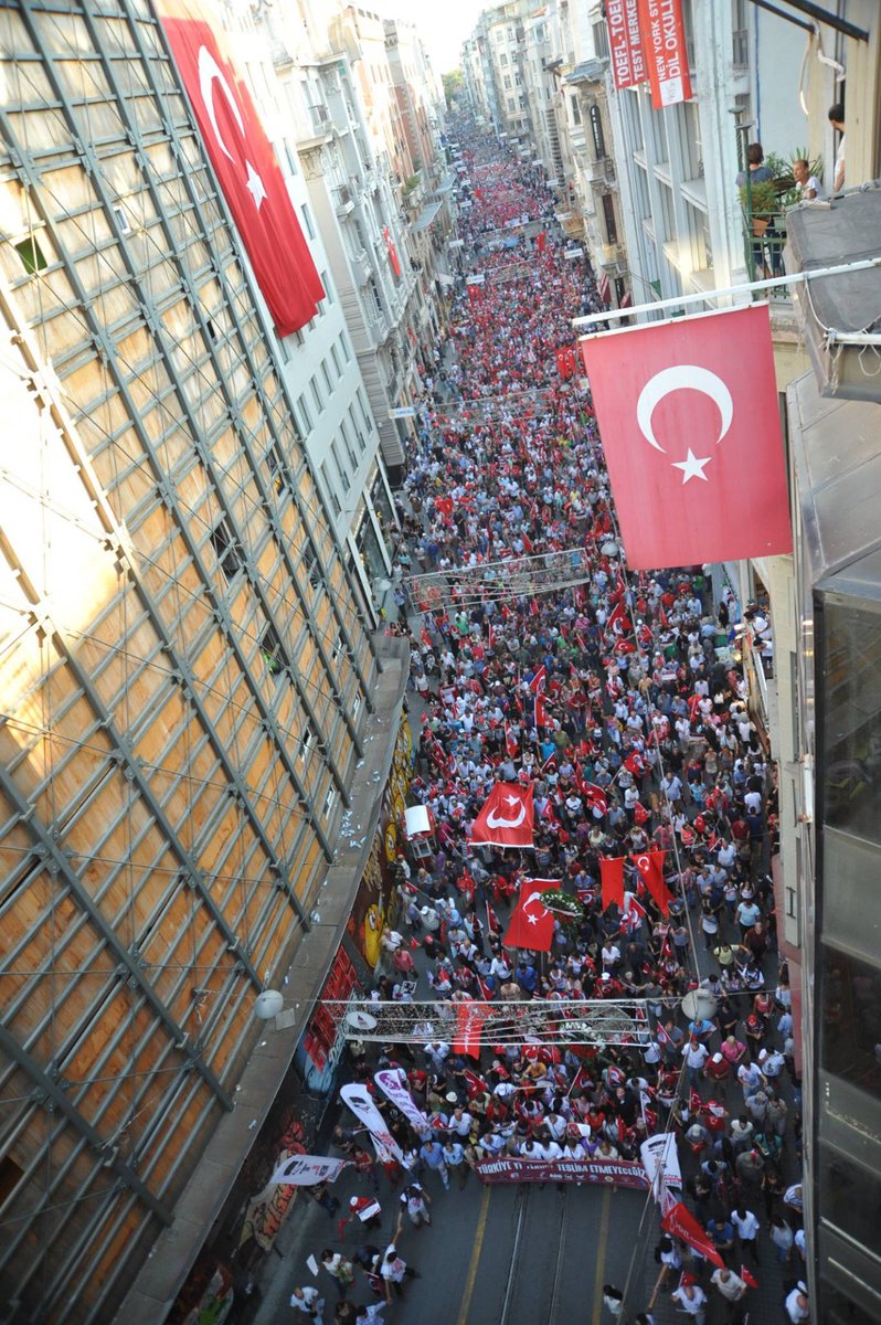 Ey milletvekili aday listelerinin her yanını tutmuş bölücüler, FETÖ artıkları, yiyiciler, kumpasçılar...

Ne memleketi, ne Gazi Meclis'i size terk etmeyiz.

Türk Devrimi'nin gençliğiyiz. Mustafa Kemaller gibi yapacağız.

Sistem bütün aktörleriyle batsın, biz Samsun'a çıkacağız!