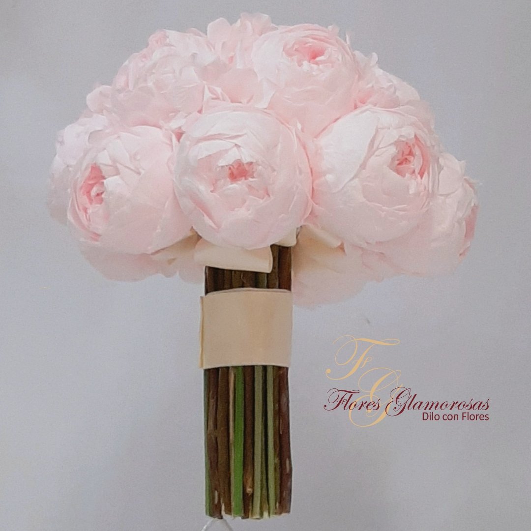 floresglamor's tweet photo. ¡Que tal un ramo de peonías! simplemente exquisito y muy en tendencia para esta primavera-verano. Recuerda #diloconflores y s son #preservadas mejor, porque te duraran y perduraran. #novias #boda #wedding #weddingday #ramo #cdmx https://t.co/PhKyVnaVJC