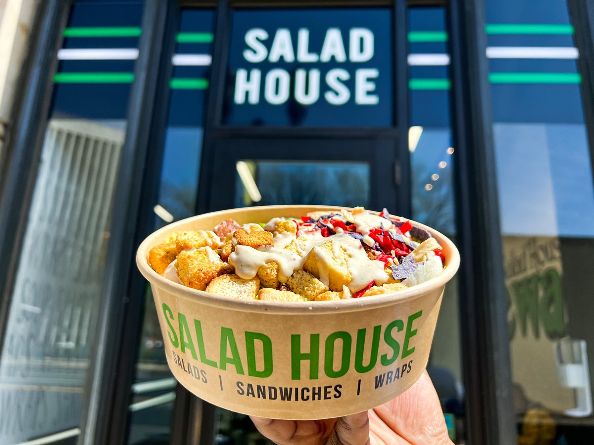DowntownNewark's tweet photo. Looking for a delicious and healthy way to spice up your #TastyTuesday? Look no further than The Salad House! 🥗🍴 We stopped by and created our own mouth-watering salad with brown rice, fresh mixed veggies, and the tastiest house-made dressing.🤤
📍542 Broad St, Newark, NJ 07102 https://t.co/0Zoiu1LWza