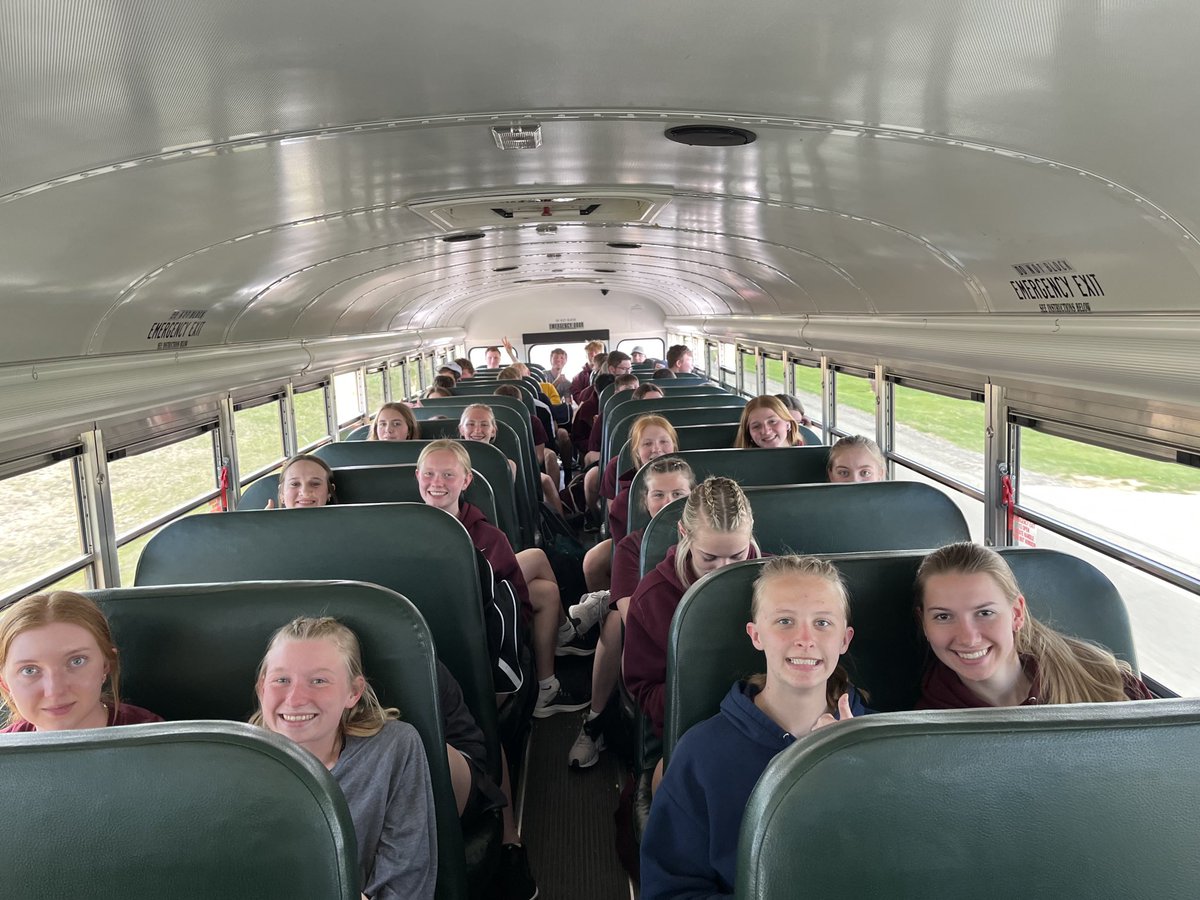 WildcatTFXC's tweet photo. The track team is on its way to take on some powerhouse programs tonight at Findlay HS with Defiance, & OG. #wedontbackdown Follow all the action live at https://t.co/ed4clhDK7L https://t.co/oVuAfAWVJ4