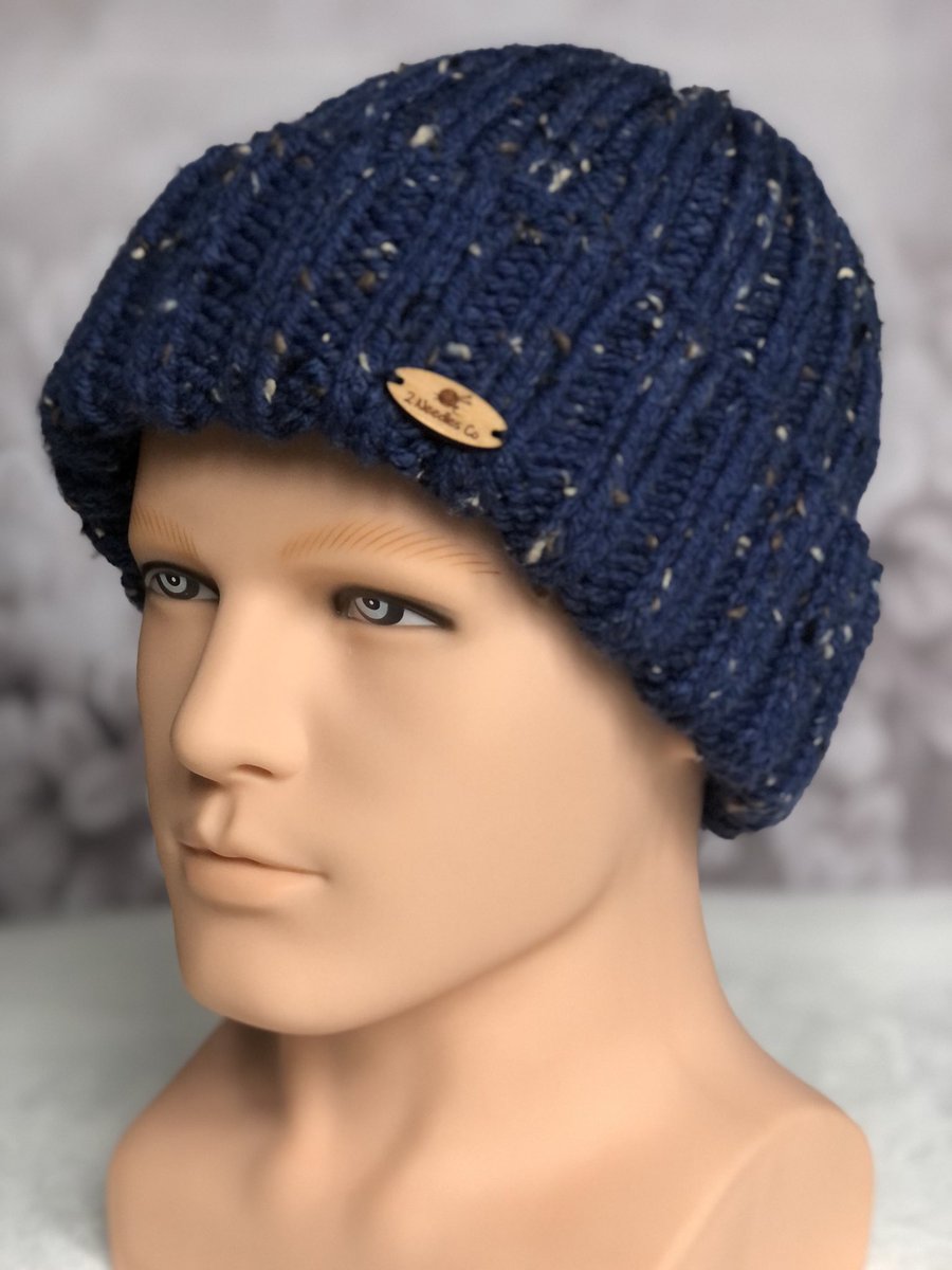 2needlesco's tweet photo. Mens chunky knit hat available now on Etsy, link in bio 🧶
#knitting #knittersontwitter https://t.co/lTJzw7nW2I