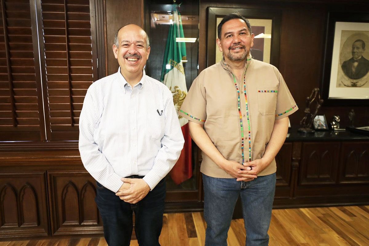Me reuní en la oficina con el Dr. Eduardo Borunda, recién electo presidente de la Asociación de Periodistas de Ciudad Juárez. Son también la voz del pueblo y por eso vamos a trabajar en equipo. 🗞️📺🤝