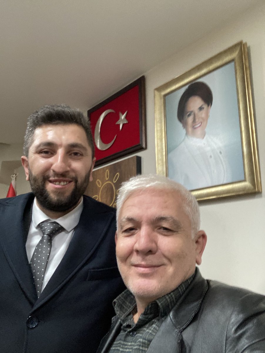 al_ekmek's tweet photo. ADAMIN HASI BİR ÖNCEKİ ELBİSTAN İYİ PARTİ İLÇE BAŞKANINI SENİNLE YOL YÜRÜMEK ŞEREFTİ AV .HÜSEYİN GÜL https://t.co/gp8ZCzFagg