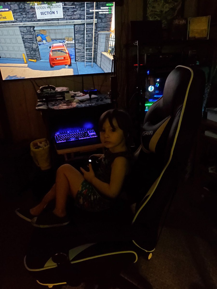 MangledRemainz's tweet photo. Had an interesting day today. Was running my vending route and was talking with my wife and son (daughter was in school) on the phone when a cop drove by with their sirens on. I could hear my son on the phone yelling "Run Dad!). Love that little guy!

#rundad #family #crypto https://t.co/akKHuogjaX