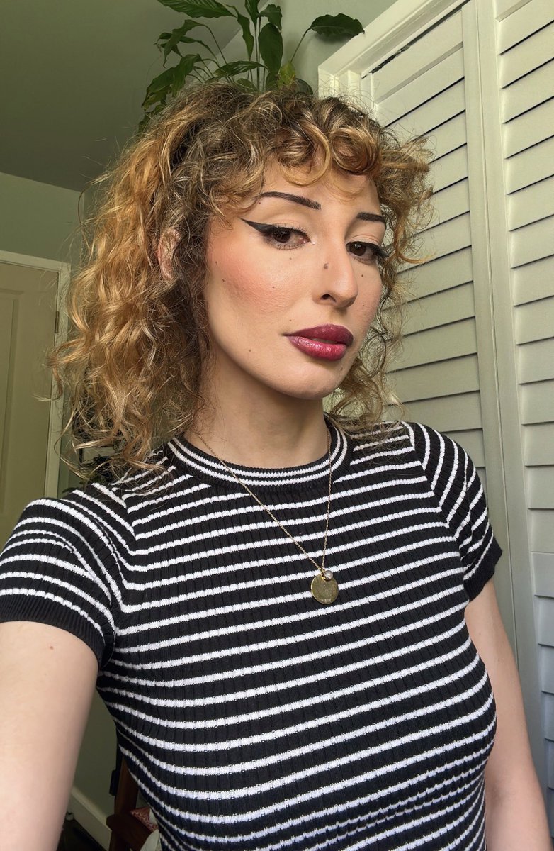 🙎🏼‍♀️🙎🏼‍♀️