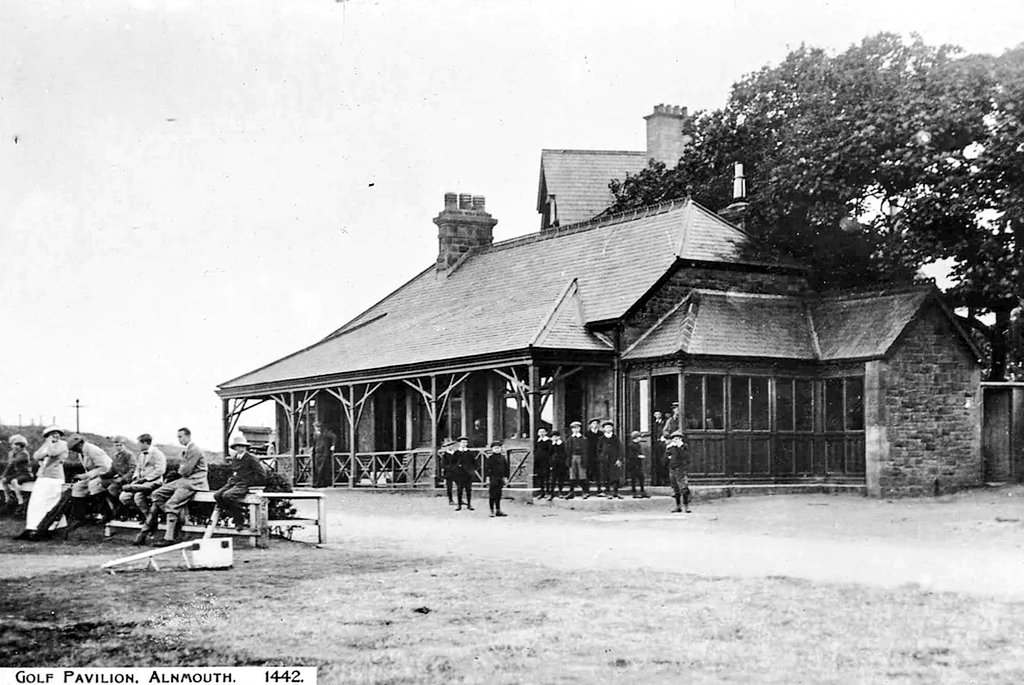 Hainesy76's tweet photo. I'm a sucker for the small pavilion-style clubhouses 👊 - Lurgan, Pitlochrie, Alnmouth Village &amp; The Addington https://t.co/KEPY7cX1ne