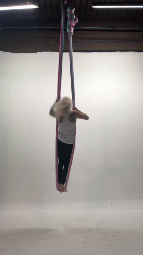 ascentatx's tweet photo. I have mentioned how much I miss this...? 😂

Though I’m headed back to teaching, I’ll still be on the ground for awhile.

#aerial #aerialhammock #sling #aerialsling #aerialhammocktrick #aerialist #aerialistofig #orlandoaerialist #aerialart #aerialdan… https://t.co/tatIxI2ovj https://t.co/3VwydobvVk