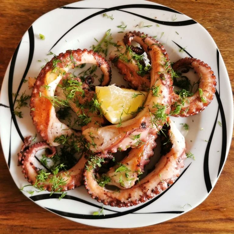 FoodBlaster's tweet image. Octopus aus der Pfanne oder als Salat. Ganz egal, er schmeckt großartig. Findet ihr auch? foodblaster.com/einfaches-pulp…

#Octopus #foodblogger #tastyfood #fishrecipes #pulpo