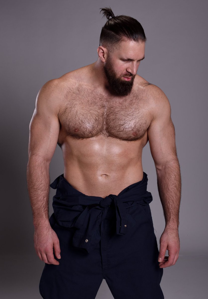 FtdVweYWwAE-GQC?format=jpg&name=medium