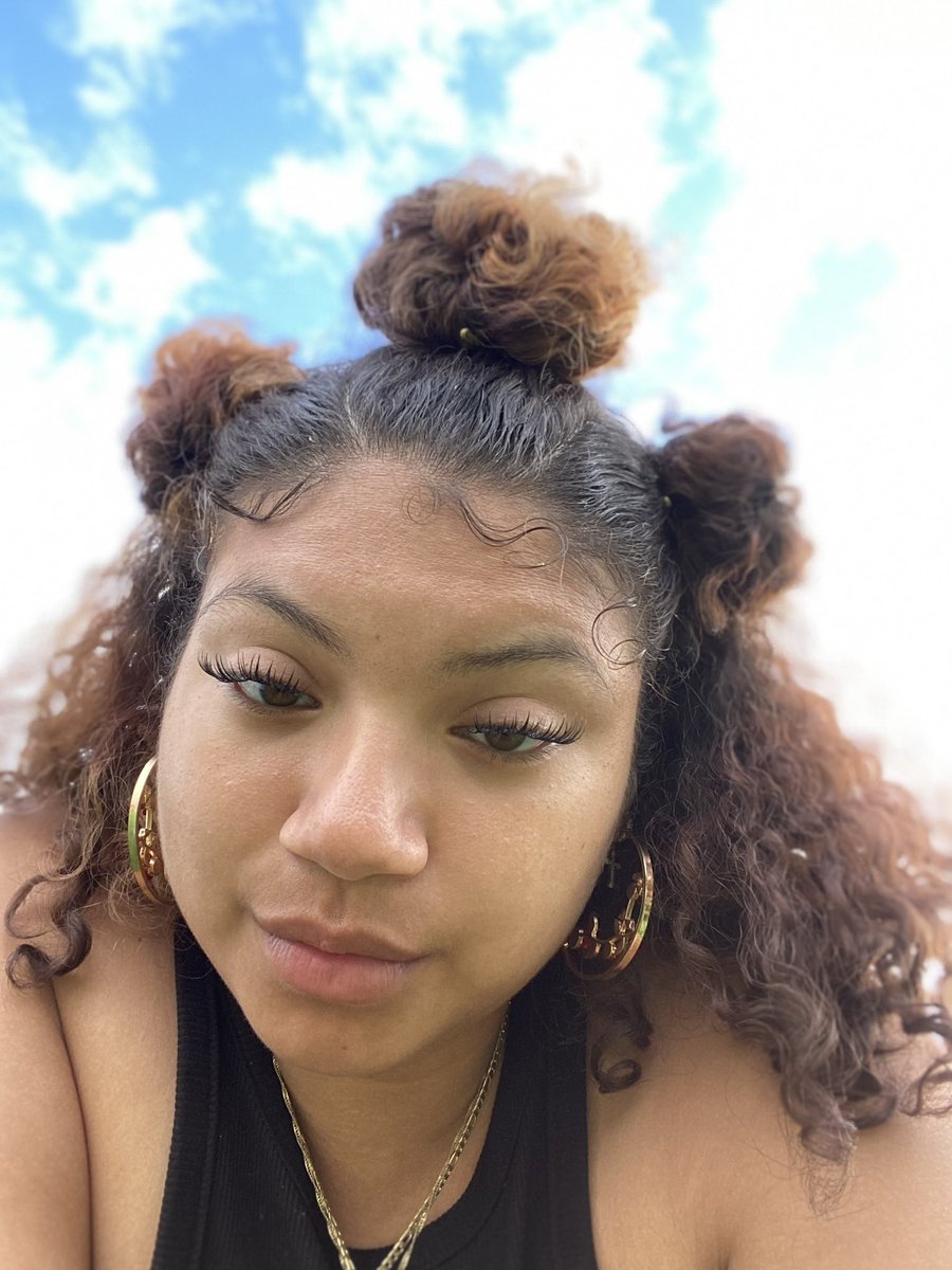 OhhJustinee's tweet photo. It’s almost OUTSIDE SZN! #skinout https://t.co/ioPVT2YmDO