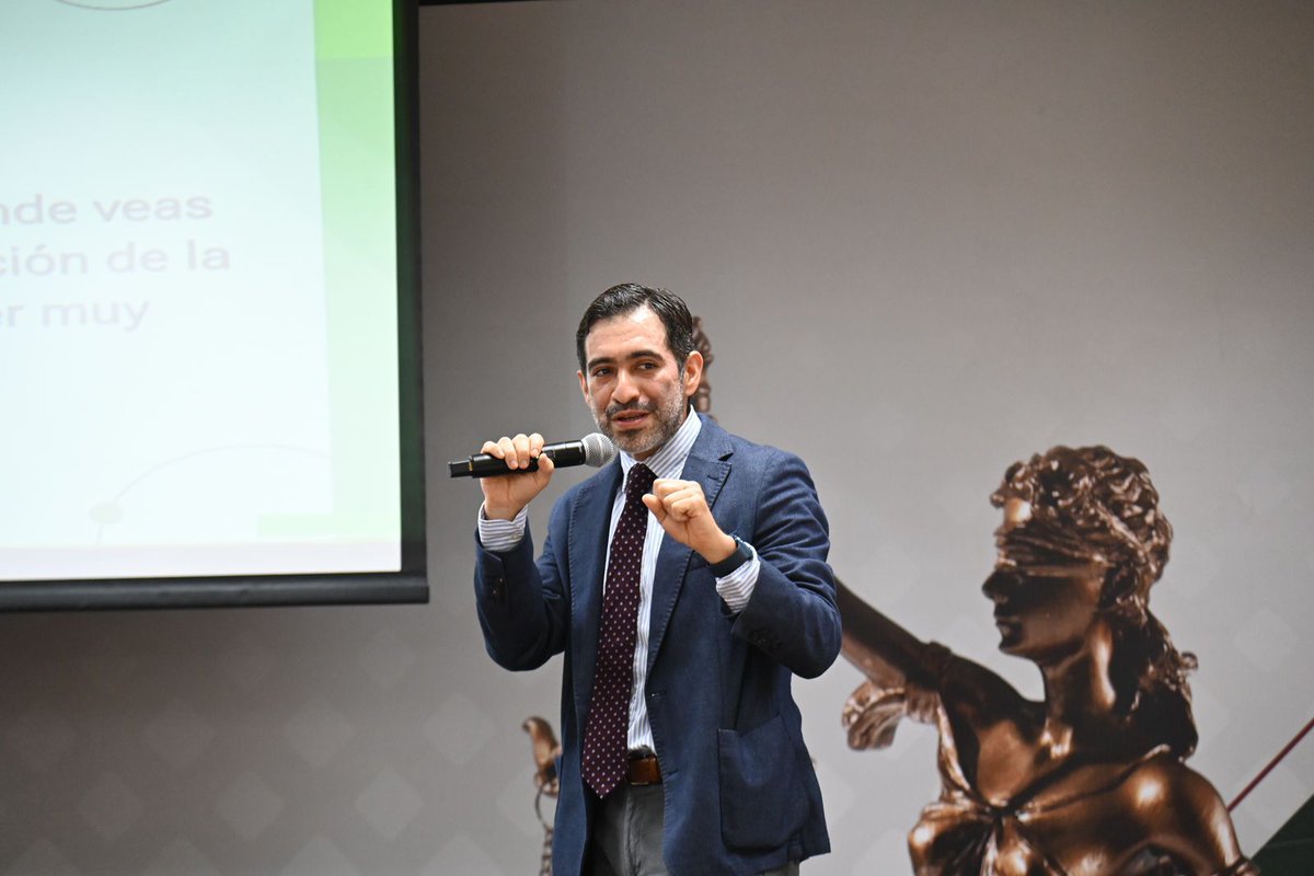 cejavOficial's tweet photo. CEJAV imparte conferencia magistral “La justicia alternativa en Veracruz”

https://t.co/MQUQpM1cHE

#juntoshagamosmasc #mascveracruz #cejav https://t.co/COOZxQMmzz
